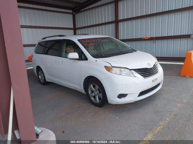  Salvage Toyota Sienna