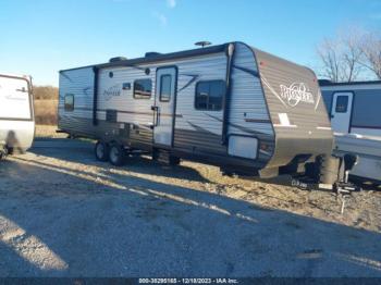  Salvage Pioneer Qb300 Travel Trailer