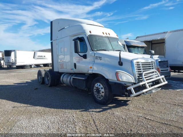  Salvage Freightliner Cascadia 125