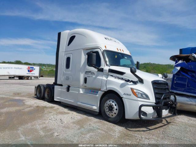  Salvage Freightliner New Cascadia 126