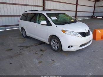  Salvage Toyota Sienna