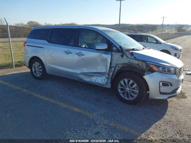  Salvage Kia Sedona