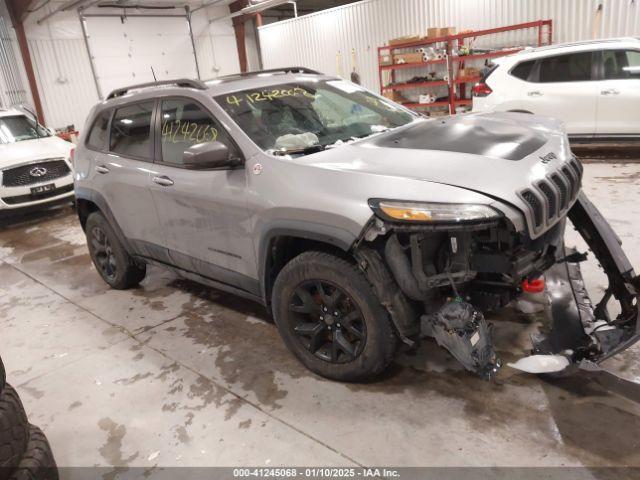  Salvage Jeep Cherokee