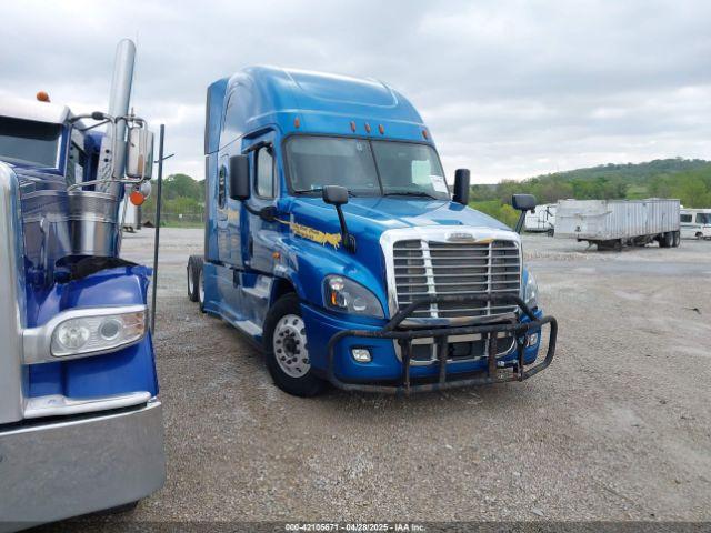  Salvage Freightliner Cascadia 125