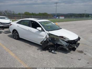  Salvage Hyundai ELANTRA