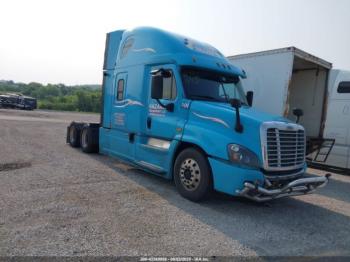  Salvage Freightliner Cascadia 125