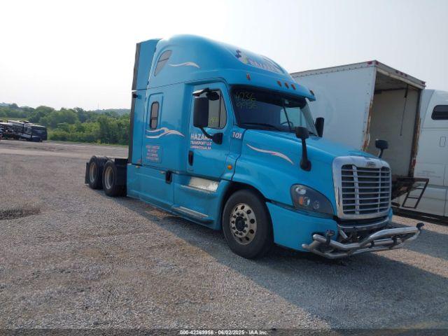  Salvage Freightliner Cascadia 125