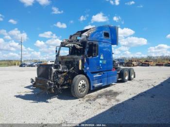  Salvage Volvo Vn