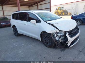  Salvage Chrysler Pacifica