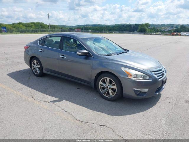  Salvage Nissan Altima