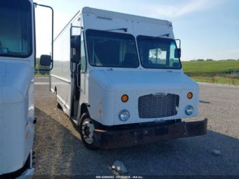  Salvage Freightliner Chassis