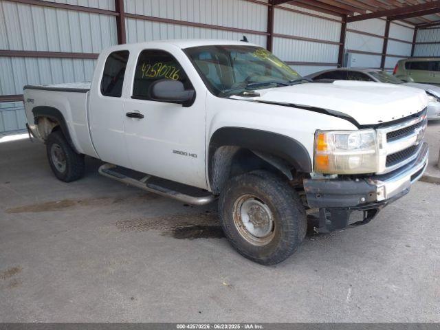  Salvage Chevrolet Silverado 2500