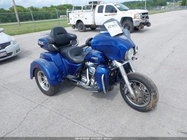  Salvage Harley-Davidson Flhtcutg