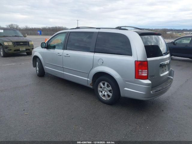 Chrysler Town & Country Touring Image 2