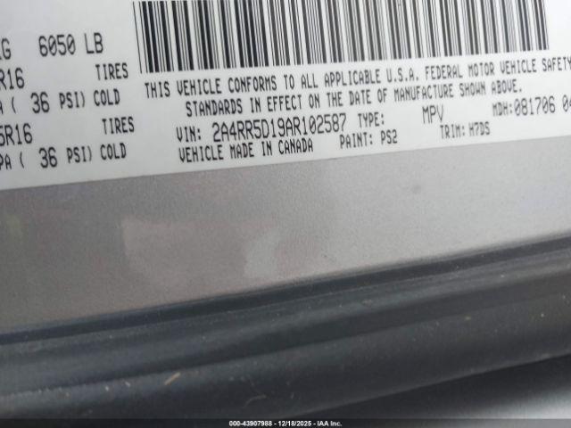 Chrysler Town & Country Touring Image 10