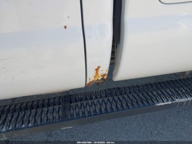 Ford F-250 Xl Image 3