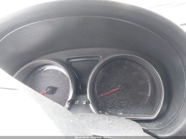 Nissan Versa 1.6 Sv Image 12