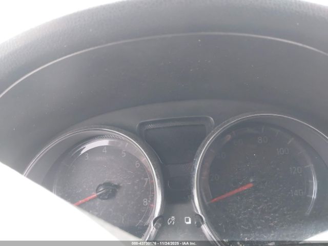 Nissan Versa 1.6 Sv Image 2