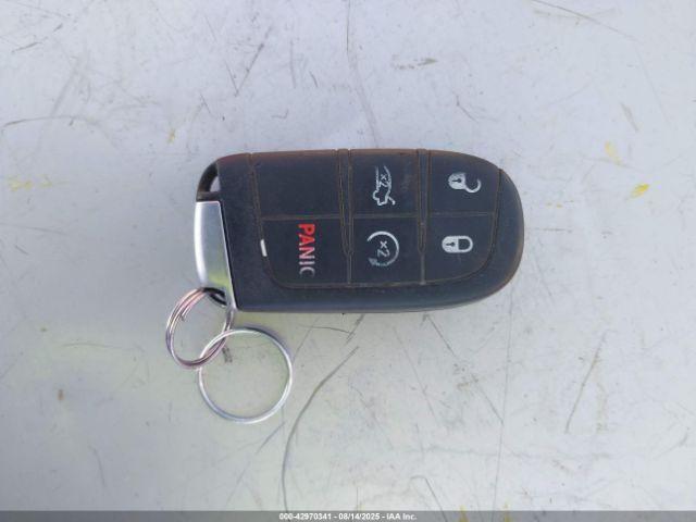 Dodge Challenger Image 10