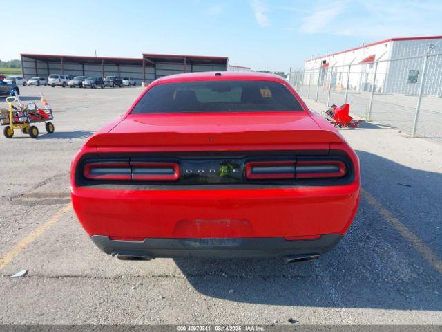 Dodge Challenger Image 14