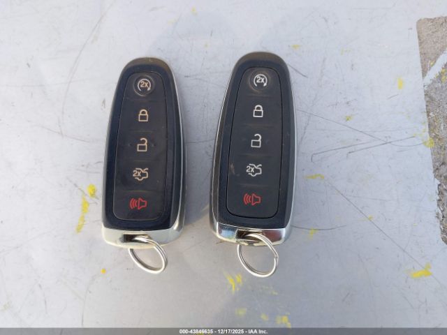 Ford Escape Titanium Image 12