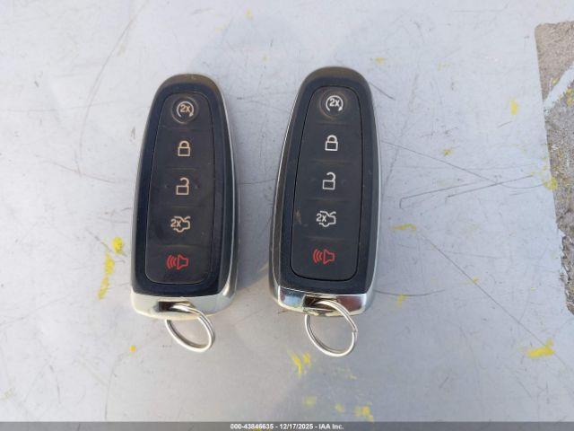 Ford Escape Titanium Image 12