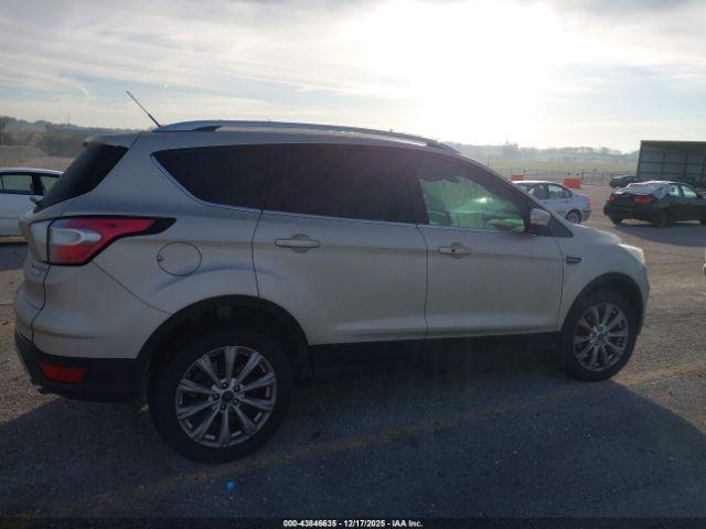 Ford Escape Titanium Image 15