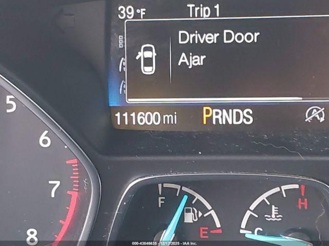 Ford Escape Titanium Image 16