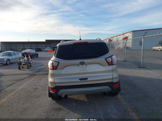 Ford Escape Titanium Image 14