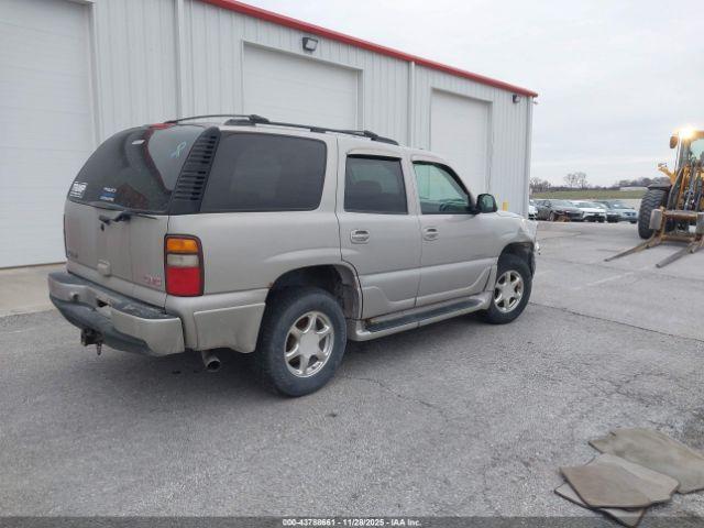 GMC Yukon Denali Image 5