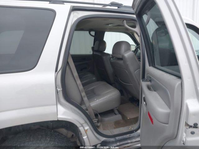 GMC Yukon Denali Image 2