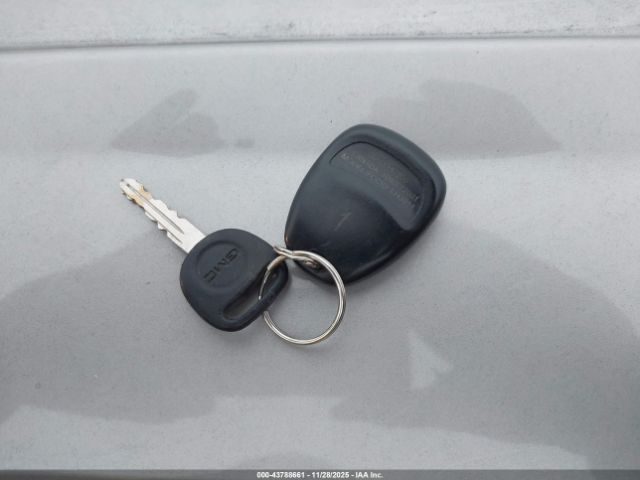 GMC Yukon Denali Image 11